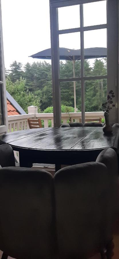 Huize Koempoelan Bed & Breakfast Naarden Bagian luar foto