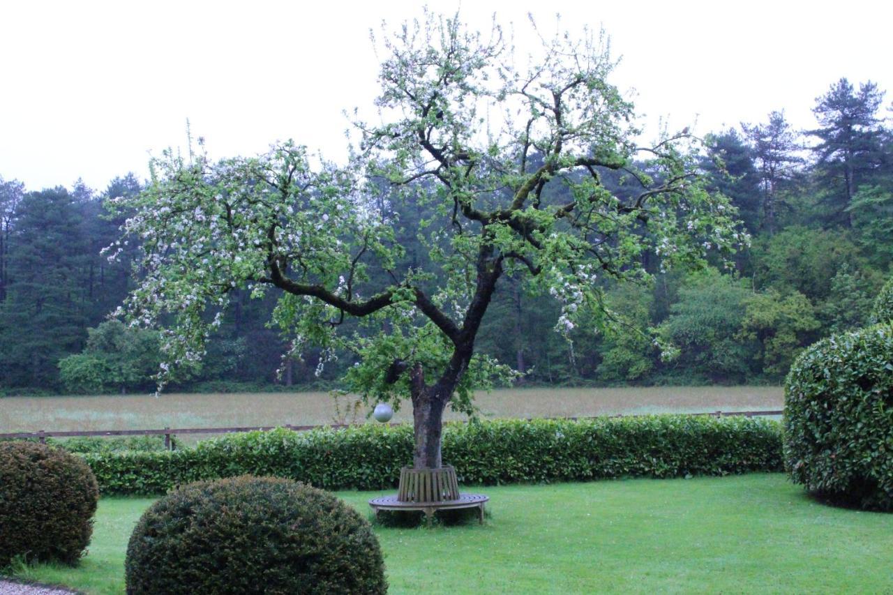 Huize Koempoelan Bed & Breakfast Naarden Bagian luar foto