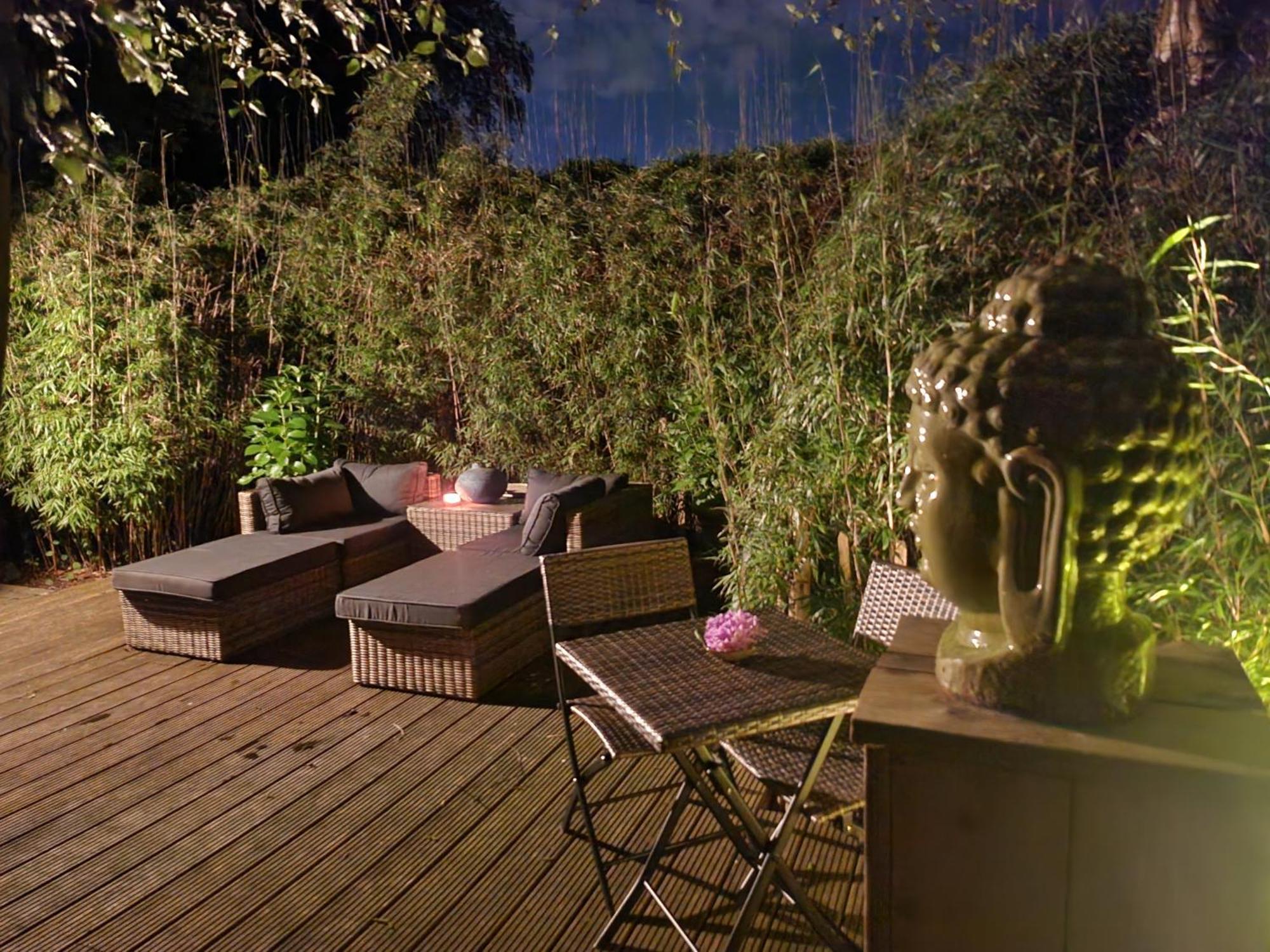 Huize Koempoelan Bed & Breakfast Naarden Bagian luar foto